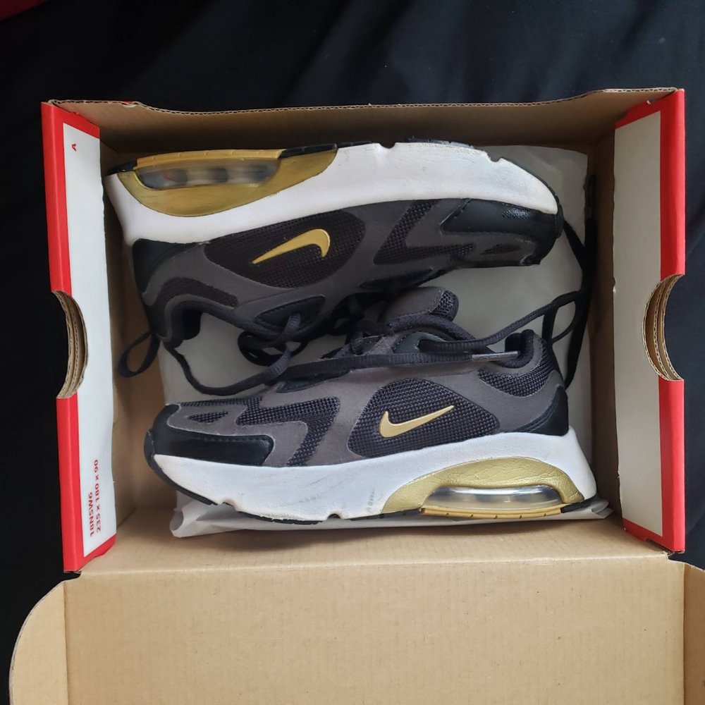 Nike Air 200